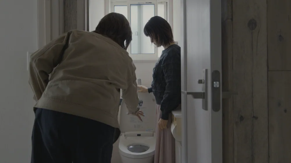 水回りを点検する清建のスタッフ